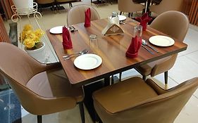 Hotel Lycoris Zirakpur Chandigarh !! Main Highway Hotel ! Lift ! Large Parking ! Premium Ac Rooms ! Traveler Choice